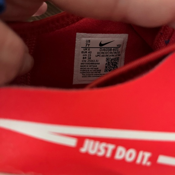 Boys youth 7, fits like women’s 8.5. New. Slip On Style. - Picture 3 of 3